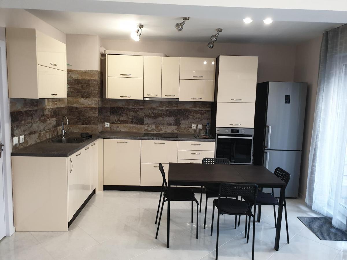 New The Twins Varna Two-Bedroom, Apt 5 At 15 Tsani Ginchev Street, Floor 3 Eksteriør billede
