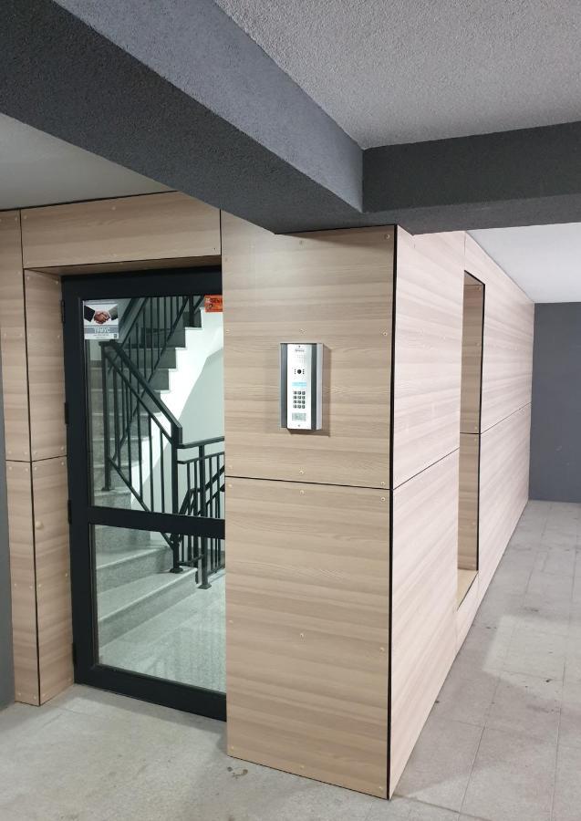 New The Twins Varna Two-Bedroom, Apt 5 At 15 Tsani Ginchev Street, Floor 3 Eksteriør billede