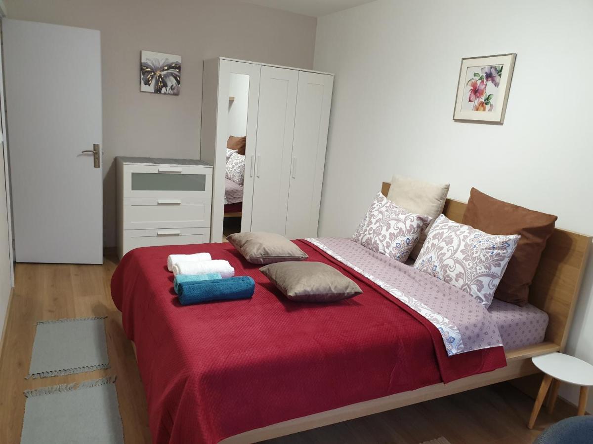 New The Twins Varna Two-Bedroom, Apt 5 At 15 Tsani Ginchev Street, Floor 3 Eksteriør billede