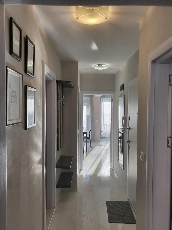 New The Twins Varna Two-Bedroom, Apt 5 At 15 Tsani Ginchev Street, Floor 3 Eksteriør billede