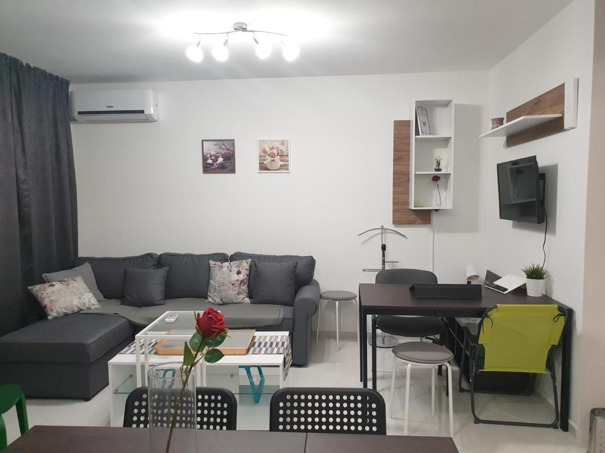 New The Twins Varna Two-Bedroom, Apt 5 At 15 Tsani Ginchev Street, Floor 3 Eksteriør billede