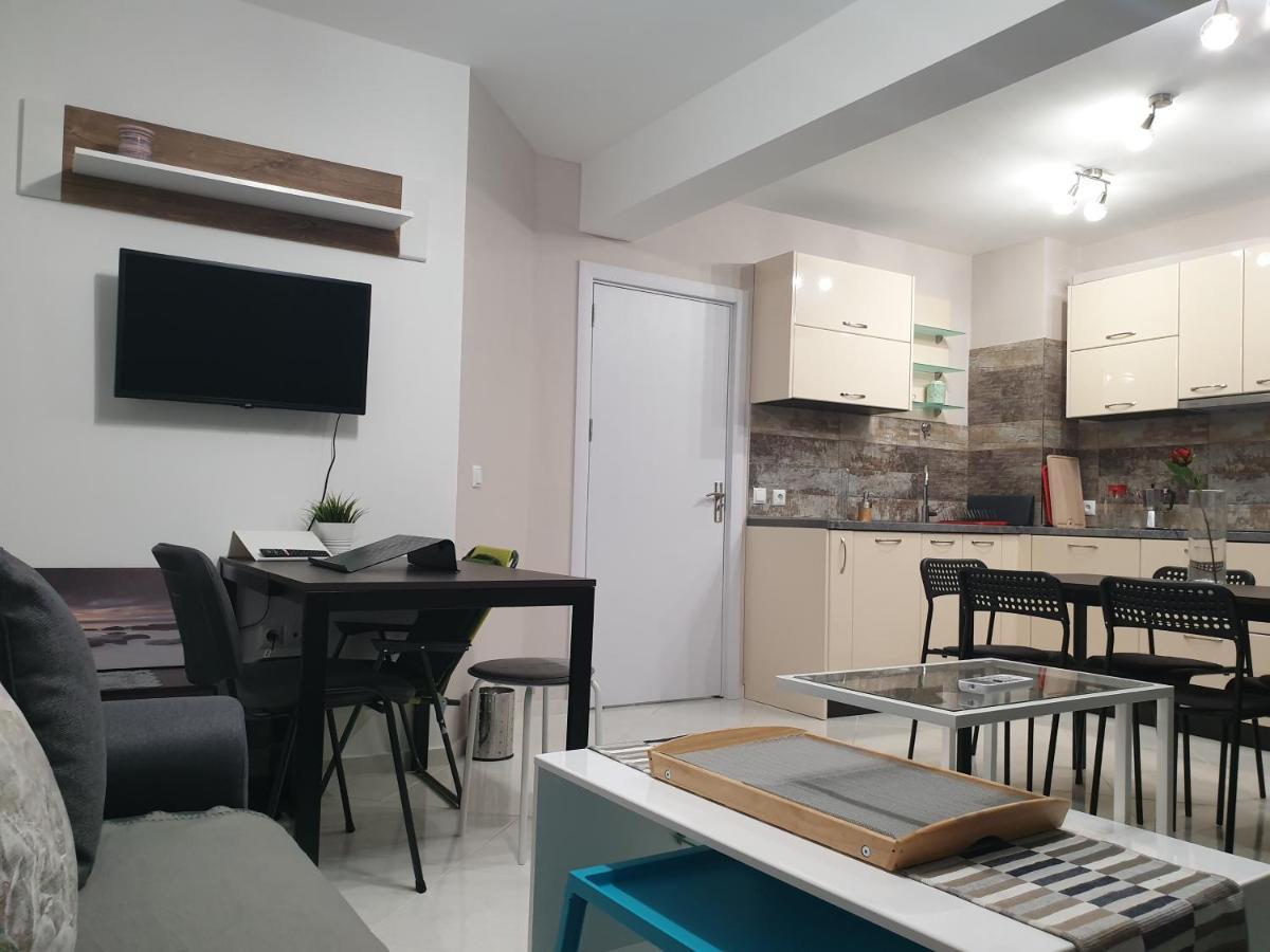 New The Twins Varna Two-Bedroom, Apt 5 At 15 Tsani Ginchev Street, Floor 3 Eksteriør billede