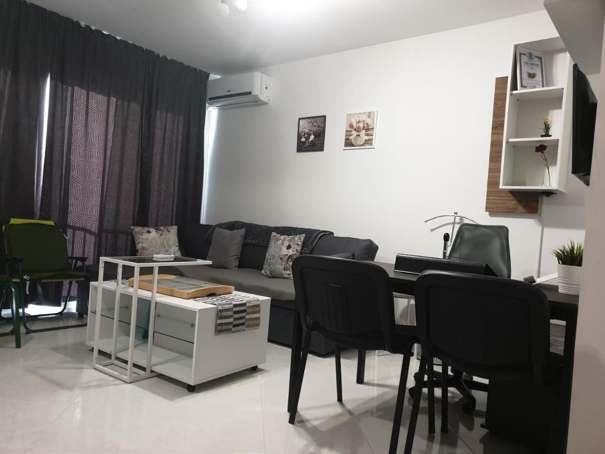 New The Twins Varna Two-Bedroom, Apt 5 At 15 Tsani Ginchev Street, Floor 3 Eksteriør billede